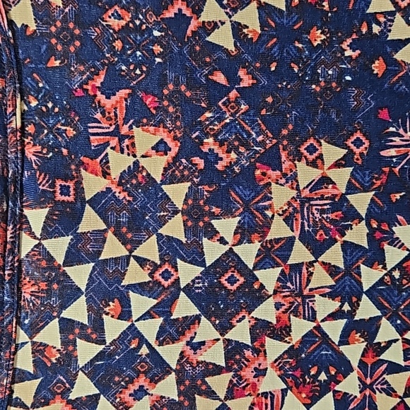 LulaRoe, Top, Simply Comfortable, Sz Sm, Abstract, Rayon, Stretch, Hi/Lo Hem - Picture 5 of 10